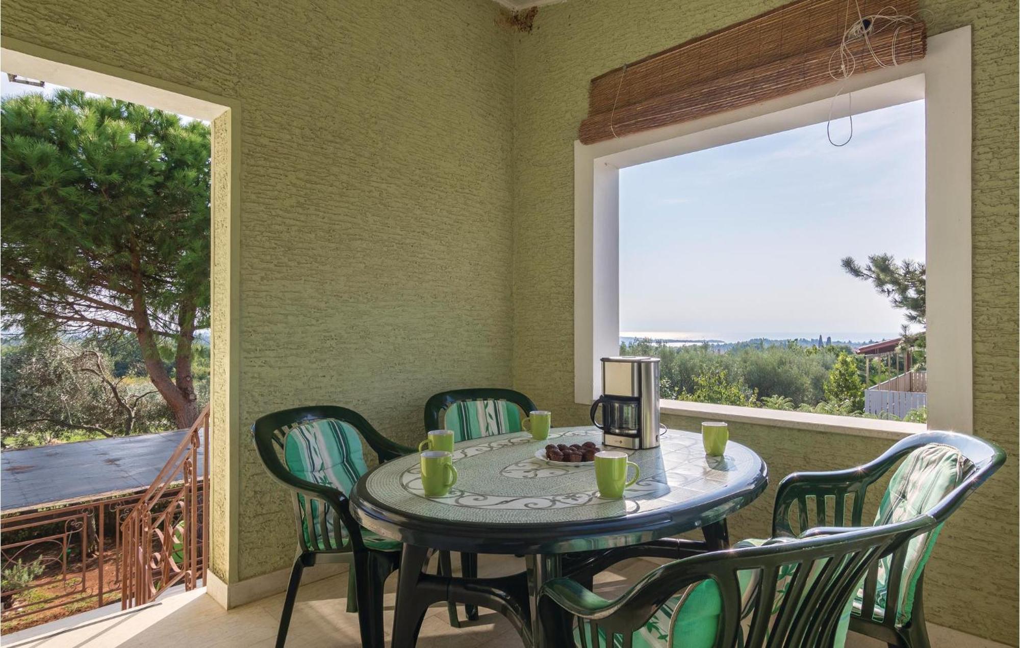 Cozy Apartment In Tar With House Sea View Tar-Vabriga Exterior foto