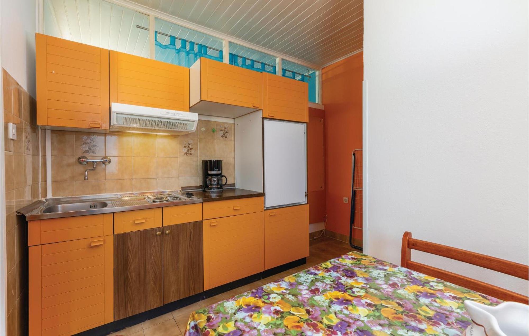 Cozy Apartment In Tar With House Sea View Tar-Vabriga Exterior foto