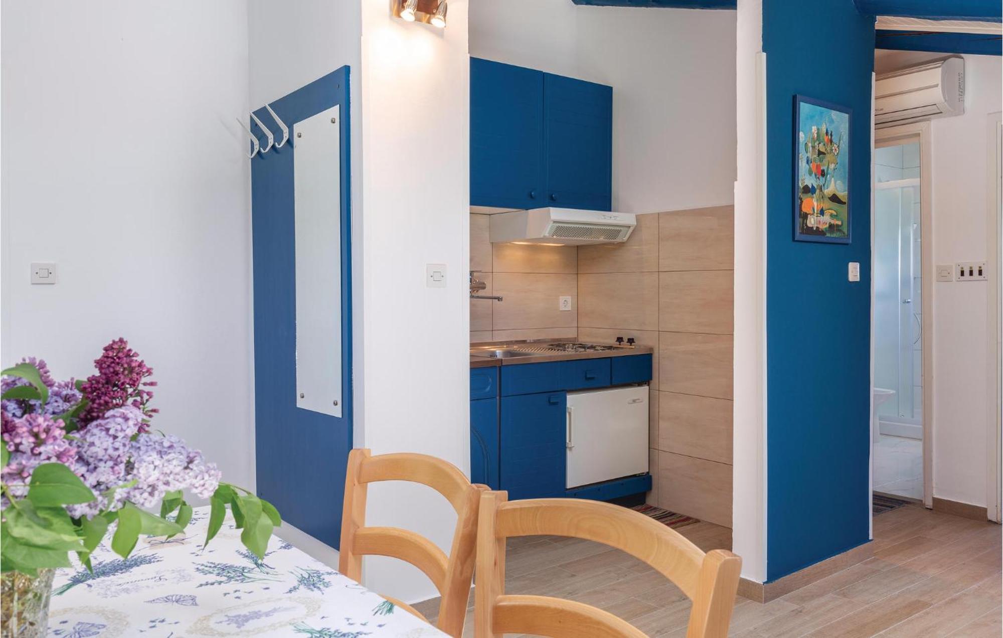 Cozy Apartment In Tar With House Sea View Tar-Vabriga Exterior foto